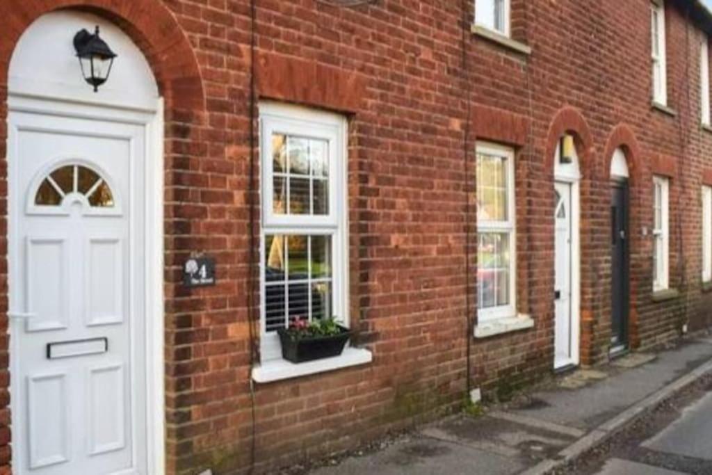 Beautiful Renovated Cottage In Mersham Ashford Kent Extérieur photo